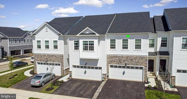 Building Photo - 163 Livingston Ln