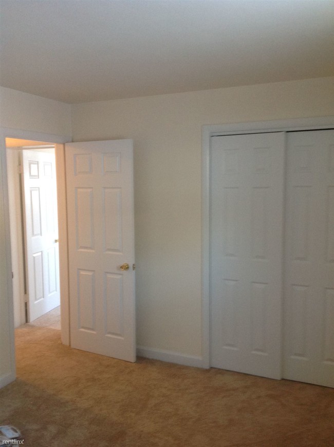 Building Photo - 2 br, 1 bath Apartment - 33 W Grand Ave