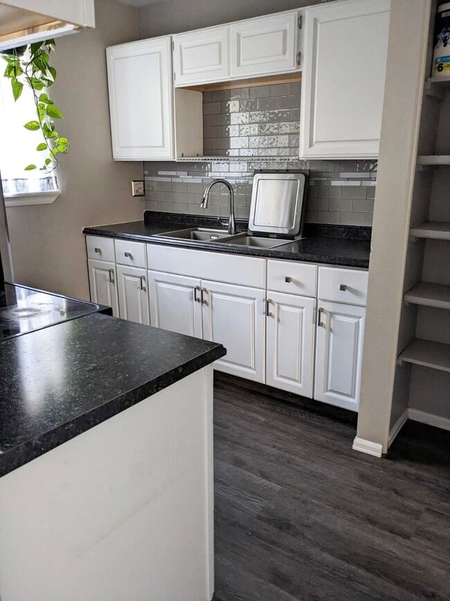 Building Photo - Move In Ready Home on Whitewood