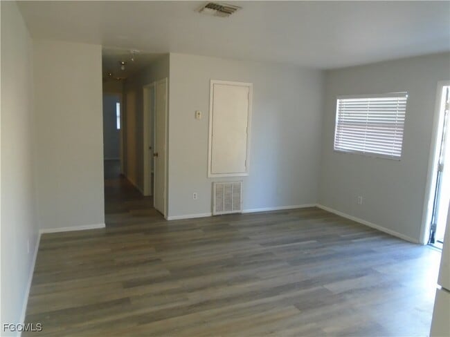 Building Photo - 8265 Beacon Blvd