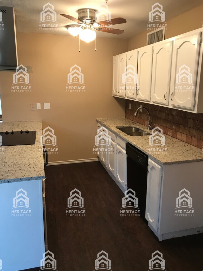 Building Photo - 2004 Newbury Dr