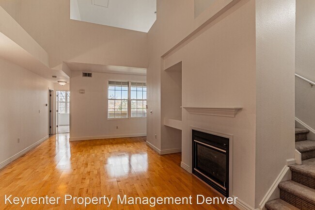 Building Photo - 2940 W Centennial Dr