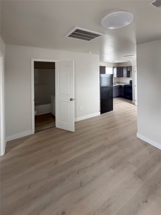 Building Photo - 2000 Meridian Ave