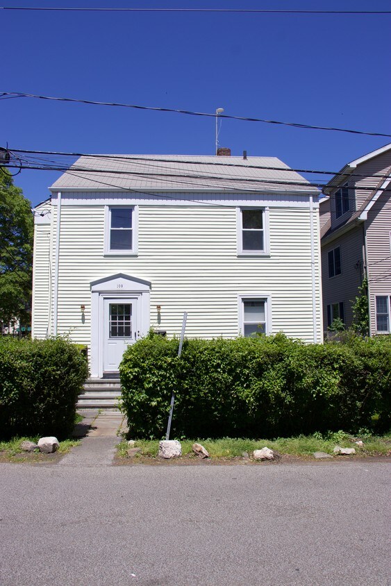 109 Pine St, Greenwich, CT 06830 Apartments in Greenwich, CT