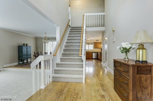 Building Photo - 3 br, 2.5 bath Townhome - 42 Raven Dr