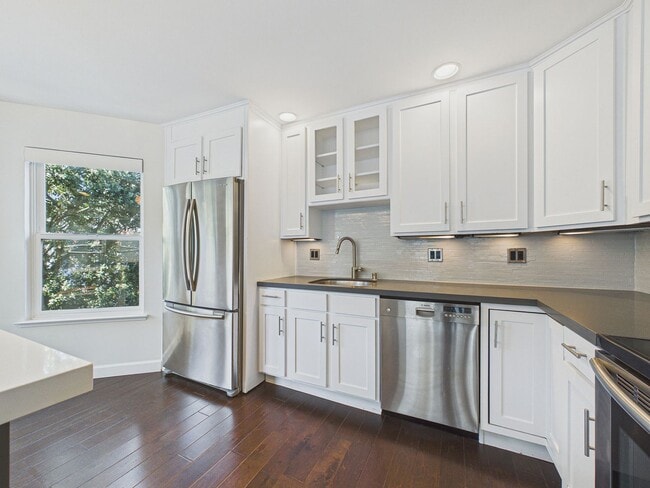 Building Photo - Bright Corner 2BR/2BA in Prime Anza Vista | Parking Included | Exceptional Natural Light