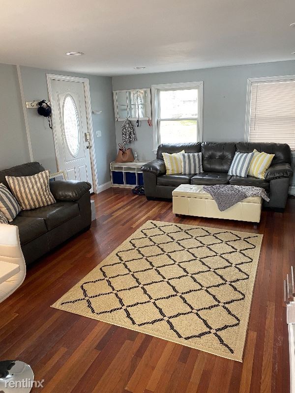 Foto del edificio - 3 br, 3 bath House - 265 Riverside St