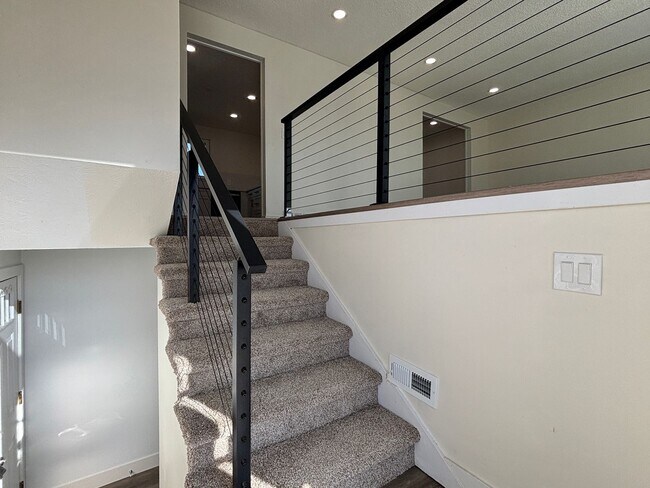 Foto del edificio - Beautiful Sandy Remodel Near Union Park!