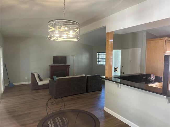 Foto del edificio - 3312 Picwood Rd
