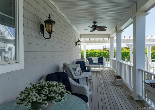 Foto del edificio - 390 Old Montauk Hwy