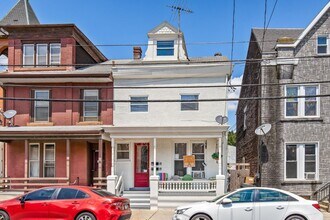 Building Photo - 1021 Lehman St