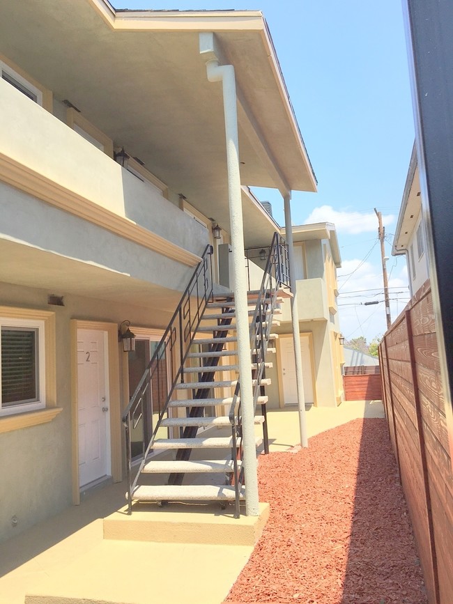 Building Photo - 1728 S Robertson Blvd