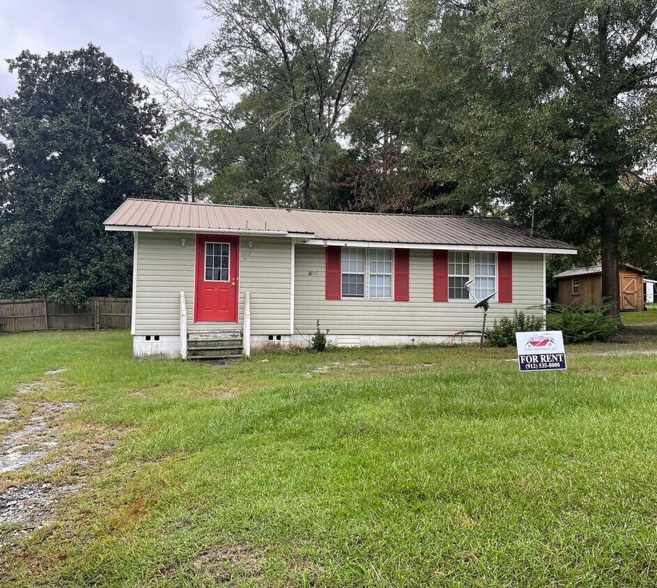 28 Lakeview Dr, McRaeHelena, GA 31055 House Rental in McRaeHelena