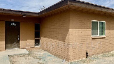 Building Photo - 3043 E Proctor Vista