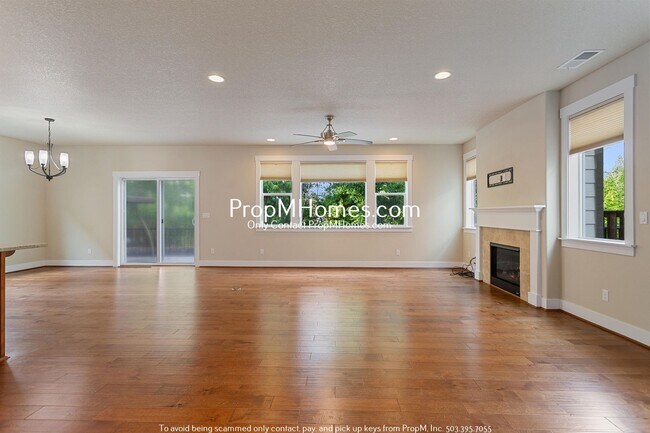 Building Photo - Light & Bright Home in Beaverton - Four Bedrooms!