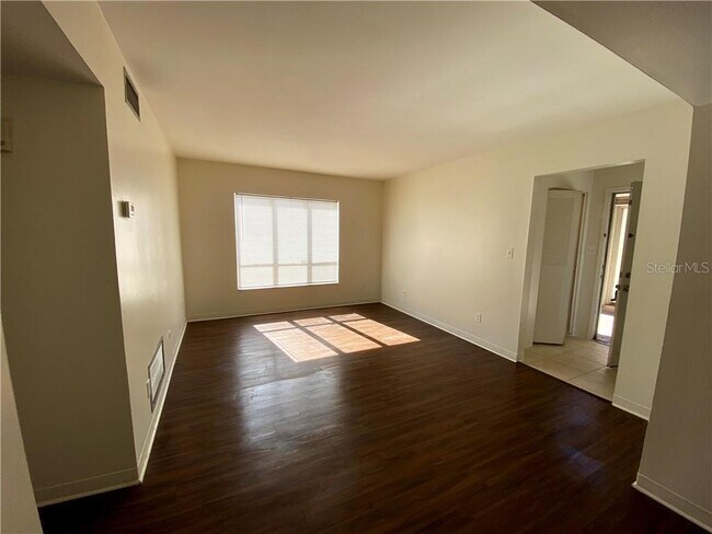 Building Photo - 7611 Paula Dr