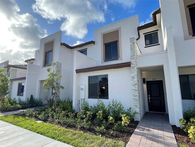 Photo - 969 NE 211th St Townhome