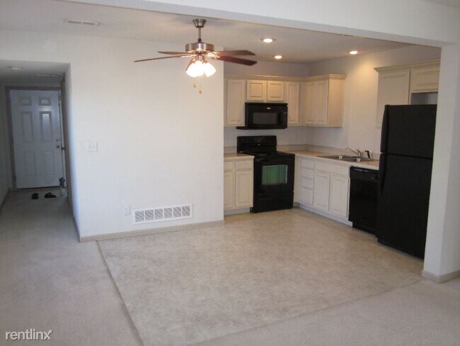 Building Photo - 2928 S Harvard Ave