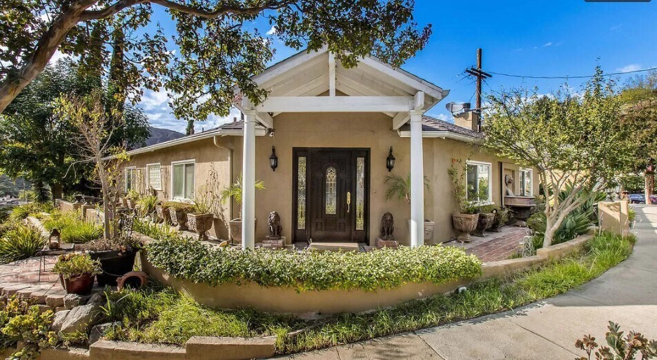 FRONT HOUSE - 1829 Rosita Dr