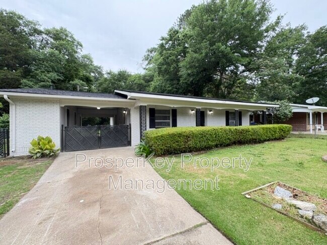 Foto del edificio - 2127 Wellborn Dr