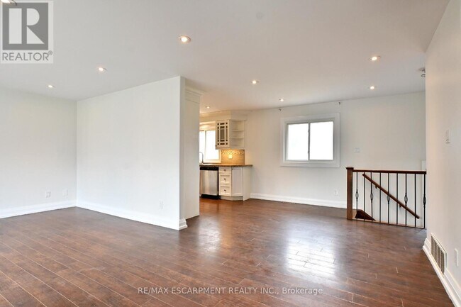 Building Photo - 2313 Fassel Ave