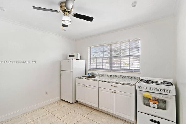 Building Photo - 17200 NW 51st Pl