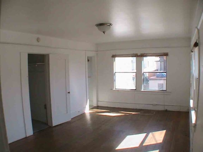 Building Photo - 48 1/2 Dudley Ave