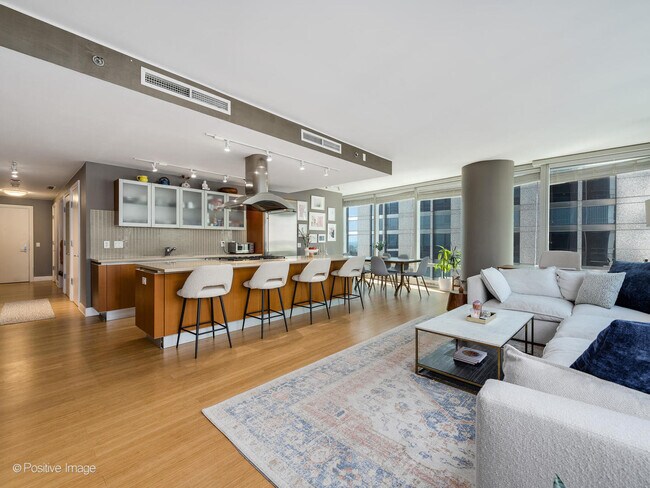 Foto del edificio - 340 E Randolph St