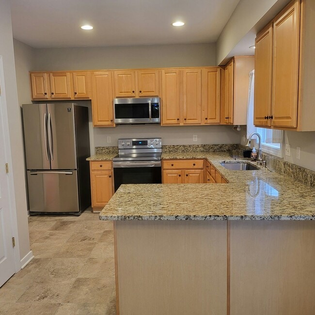 Building Photo - 12302 Hillcreek Cir