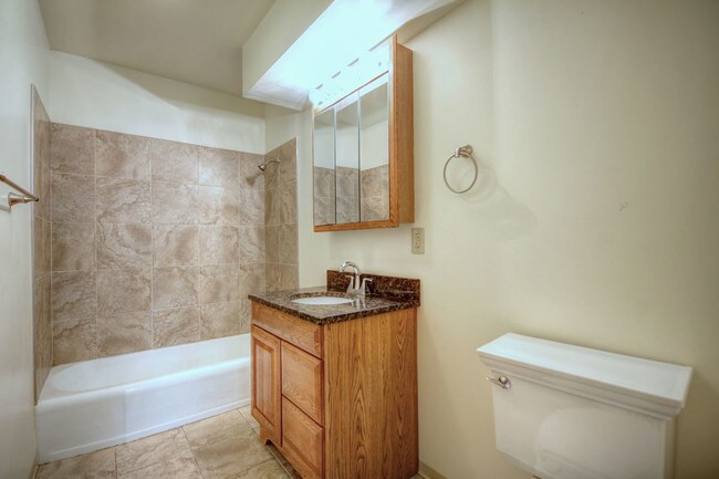 Building Photo - 508 S Mattis Ave