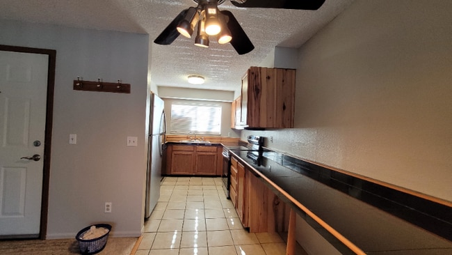 Building Photo - 324 Wright St