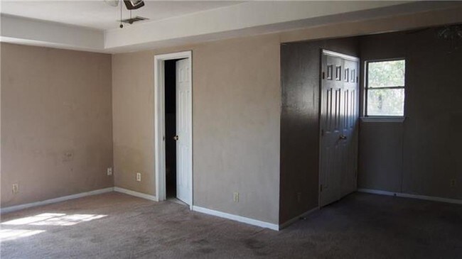 Foto del edificio - 5216 Mallory Dr