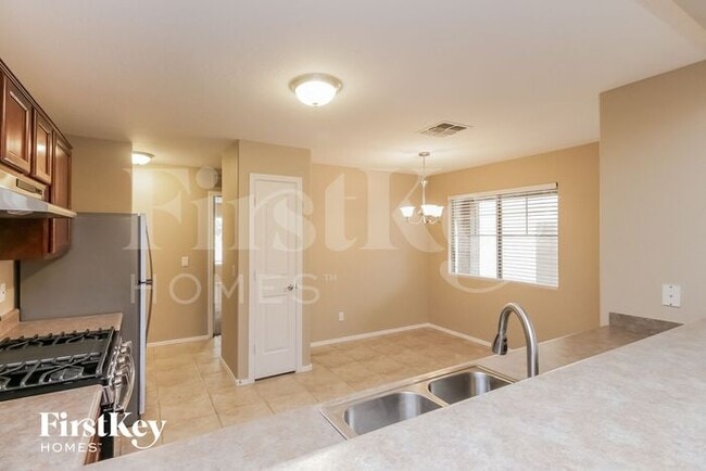 Building Photo - 1671 Maddison Cir