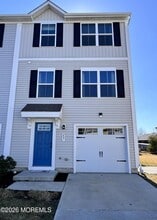 Building Photo - 207 Cyprus Ct