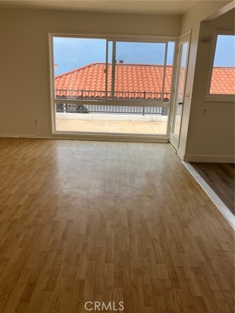 Building Photo - 524 Avenida Victoria