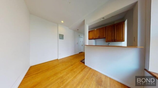 Building Photo - 2 bedroom in Manhattan NY 10003