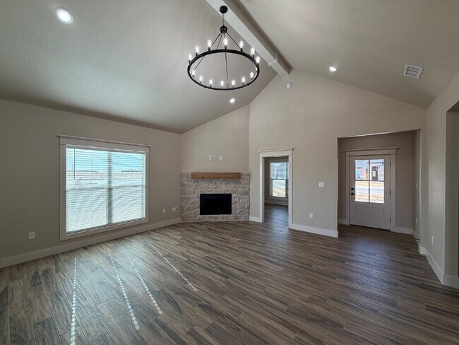 Foto del edificio - MOVE IN SPECIAL!! - Brand New Spacious 4-bedroom, 2-bathroom Wolfforth Haven