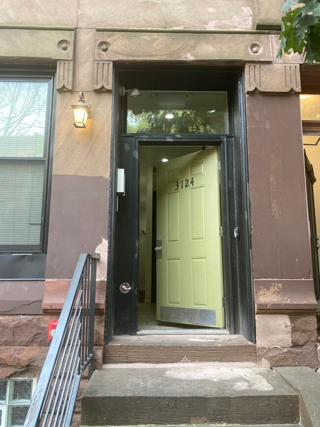 Building Photo - 3124 W Diamond St