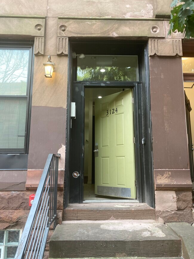 Photo - 3124 W Diamond St Apartments