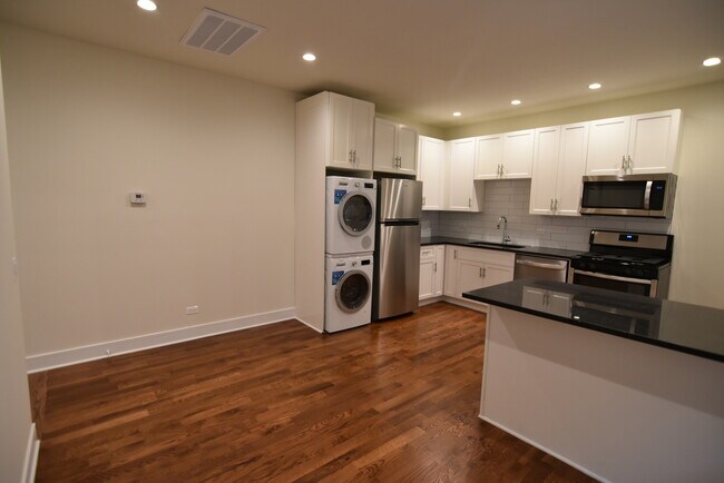 Foto del edificio - 3232 N Clark St