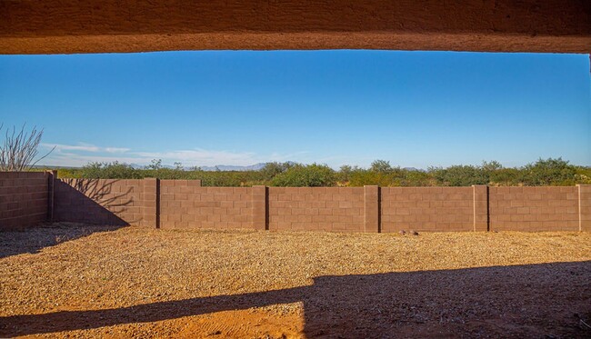 Building Photo - Southwest Home With Brand New Hard Floorin...