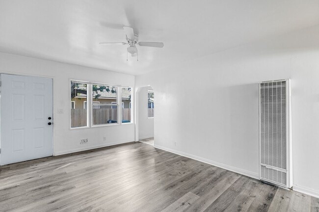 Building Photo - 13410 S Vermont Ave