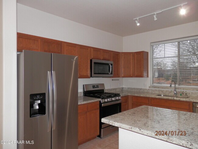 Building Photo - 7007 E Lantern Lane East
