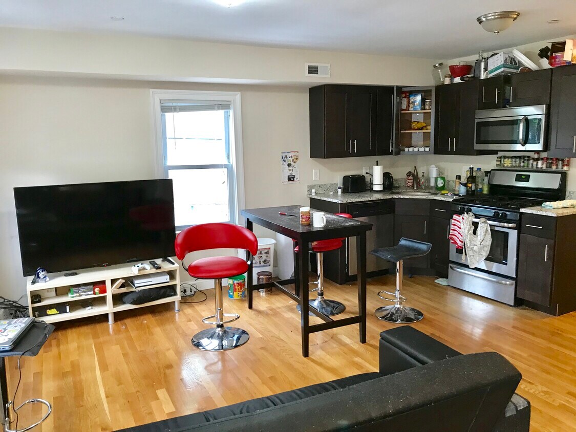 171 Thorndike St, Cambridge, MA 02141 Townhome Rentals in Cambridge