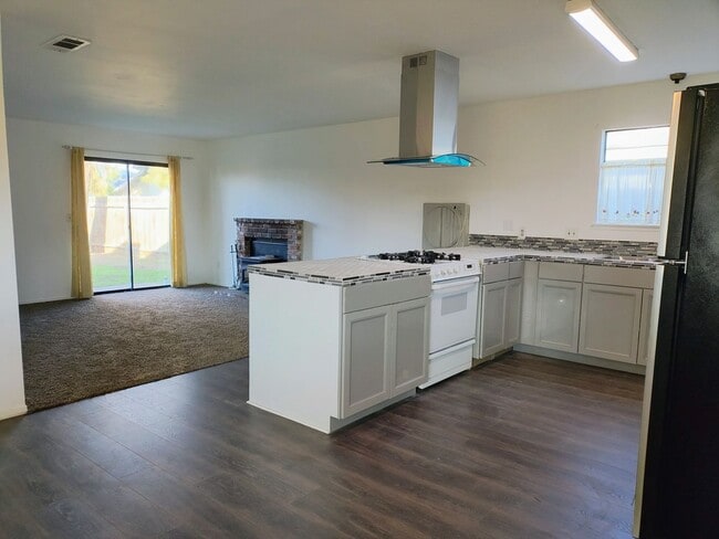 Building Photo - 1282 Tempe Dr