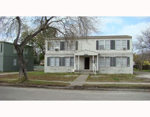 Building Photo - 646 Robinson St