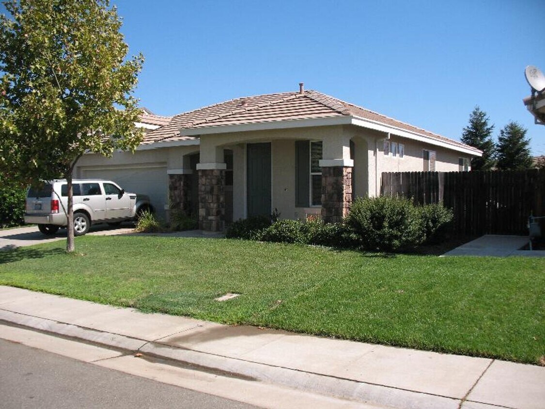 Foto del edificio - Stylish 3 Bed / 2.5 Bath Home in Lincoln –...