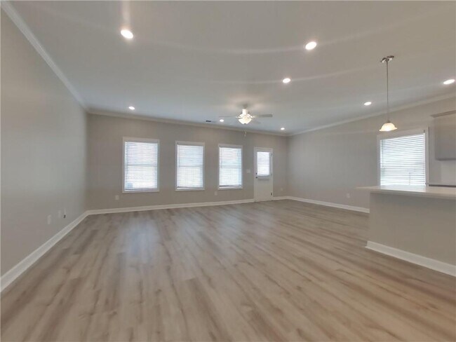 Building Photo - 123 E Rdg Wy