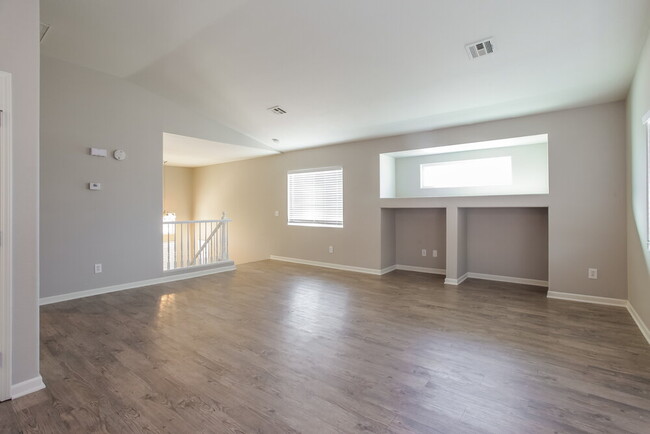 Building Photo - 5321 Clover Blossom Ct