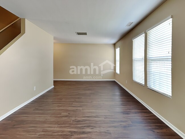 Building Photo - 5368 Fairway Forest Dr